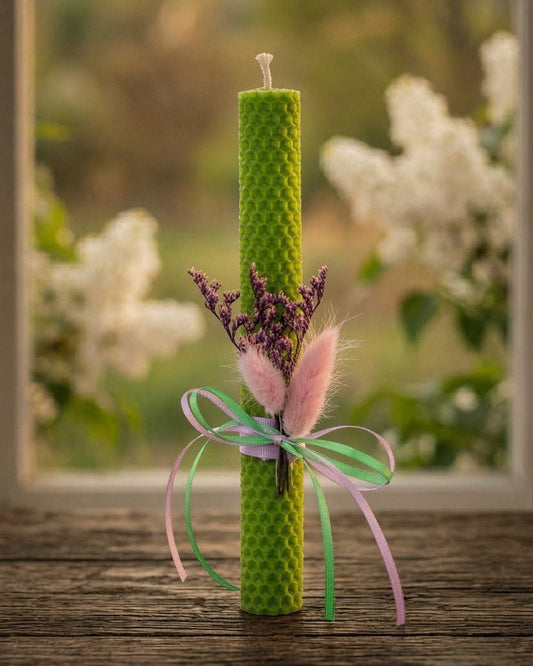 Χειροποίητη Πασχαλινή Λαμπάδα από Μελισσοκέρι με Μπουκέτο Αποξηραμένων Λουλουδιών